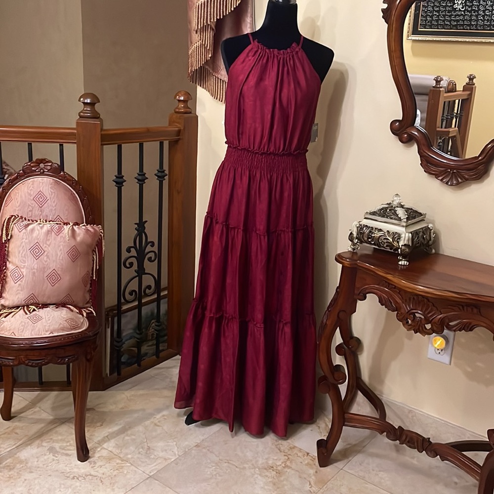 TAYLOR Teal Halter Neck
Tiered Maxi Dress With Smocked Waist red